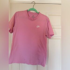Nike Tee Men’s Small Pink Swoosh Logo T-Shirt.